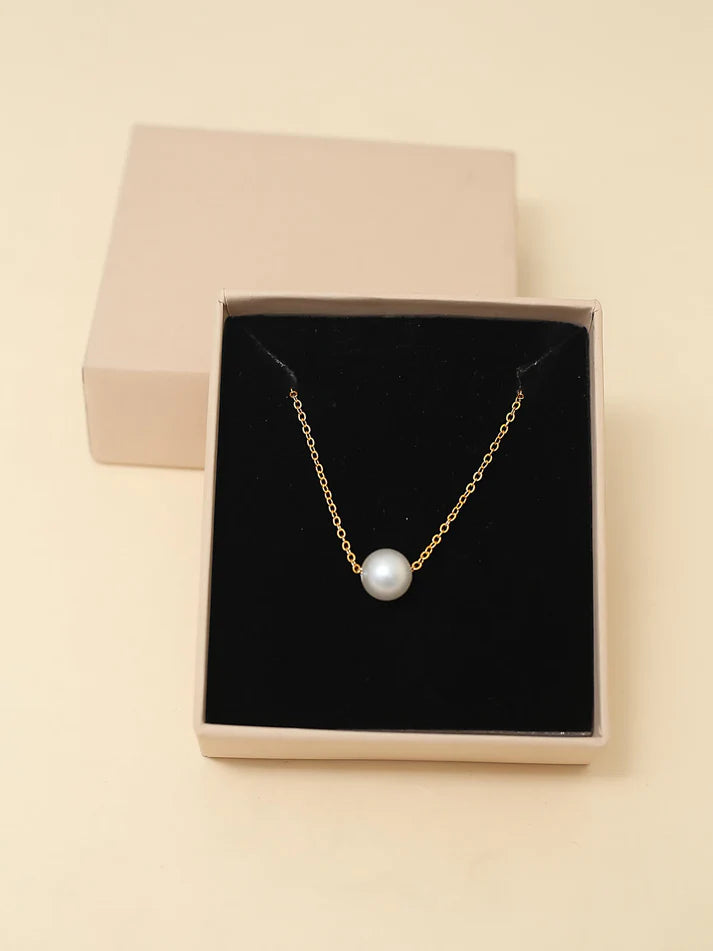 Aurora – Classic Pearl Necklace